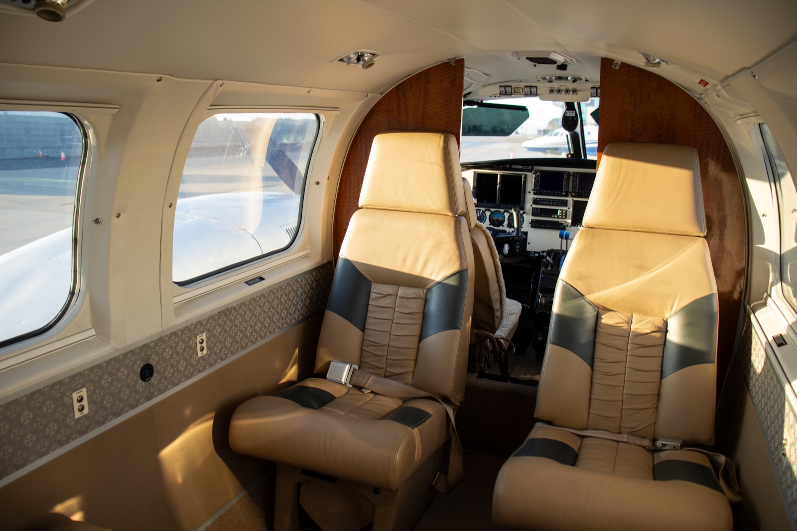 SoCal Airways Piper Navajo N620WF detail